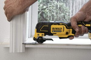 DEWALT ATOMIC 20V MAX* Oscillating Tool